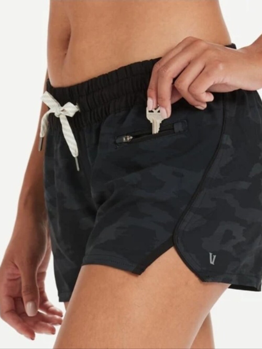 Vuori Women's Clementine Shorts Camo Print with Liner Size Medium